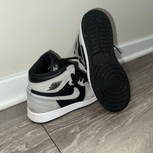 Jordan 1 Kids Sneakers Black and Gray